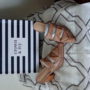Women's crown and ivy tan color, size 7 1/2 sandals